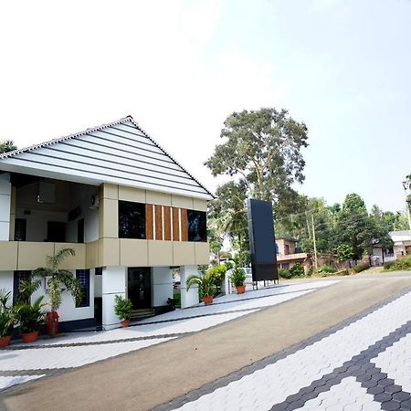Oyo 6526 Ap Residency City Sultan Bathery Εξωτερικό φωτογραφία