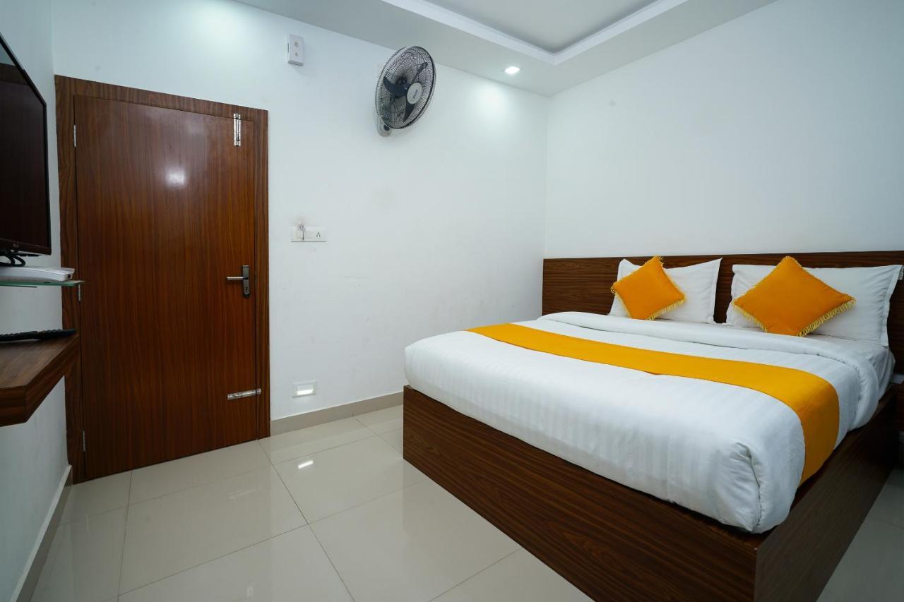 Oyo 6526 Ap Residency City Sultan Bathery Εξωτερικό φωτογραφία