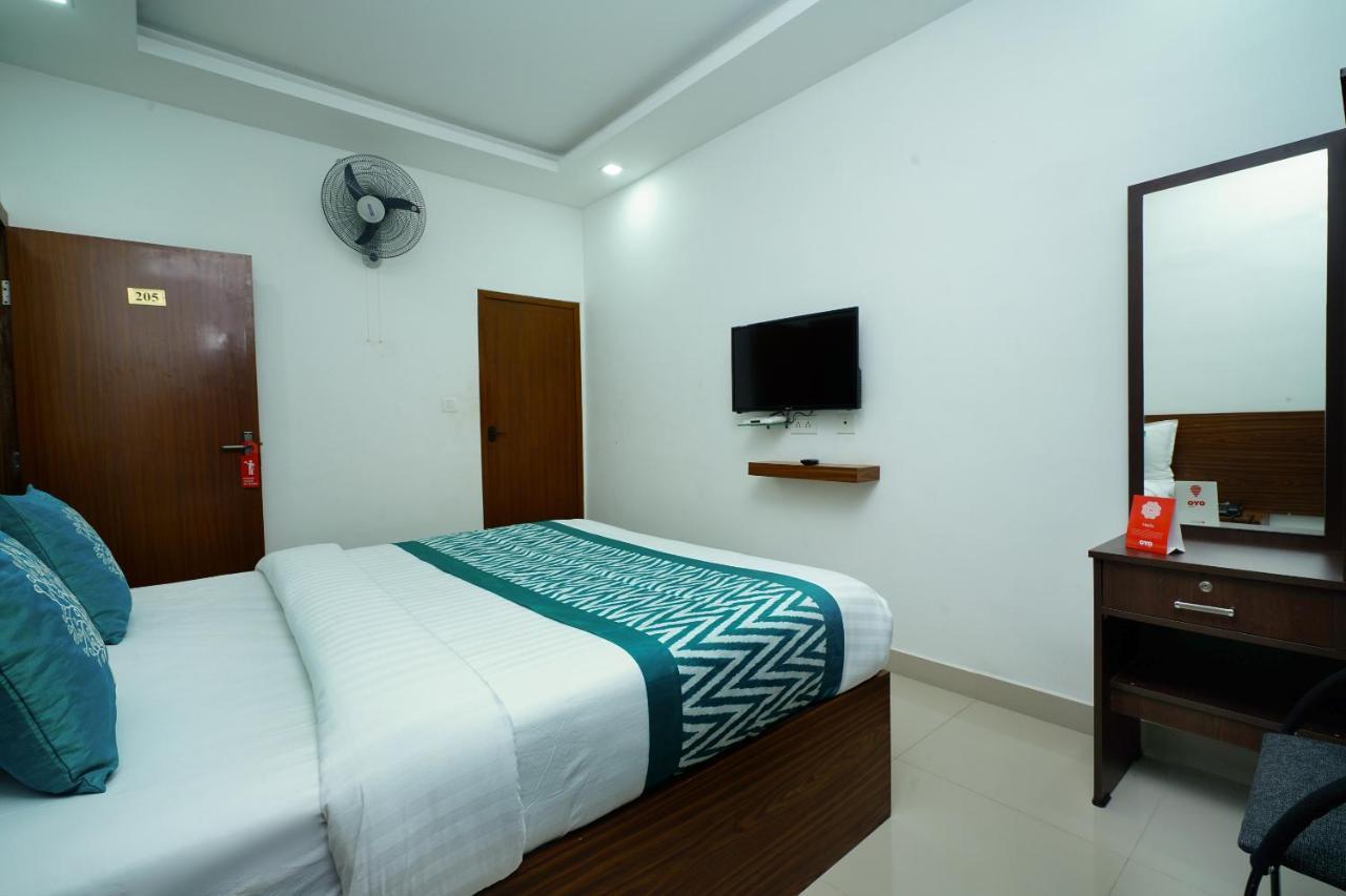 Oyo 6526 Ap Residency City Sultan Bathery Εξωτερικό φωτογραφία